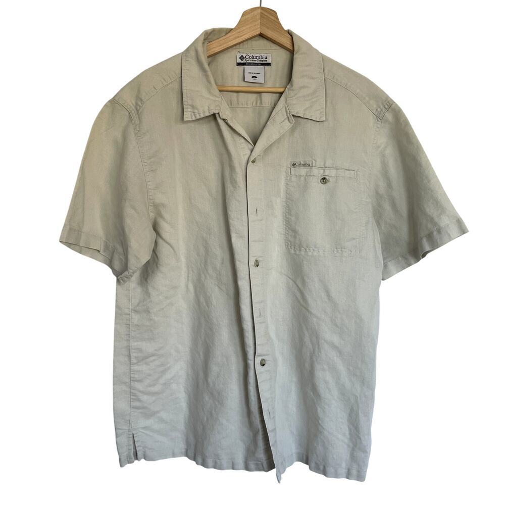 Columbia beige short sleeved button front shirt men's size L front pocket casual